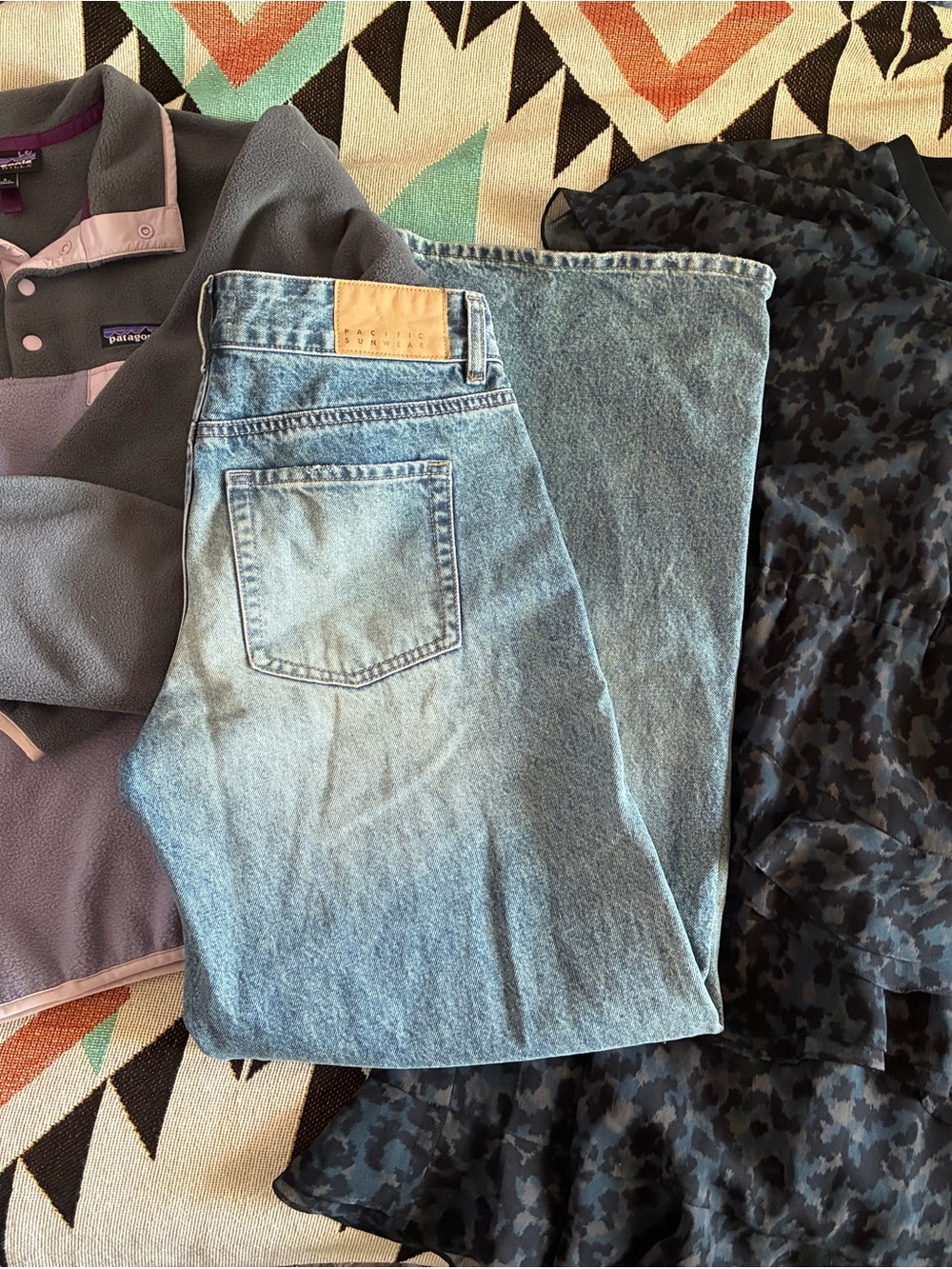 Pacsun Casey Low Rise Baggy Jeans Bundle size small, Patagonia Synchilla fleece